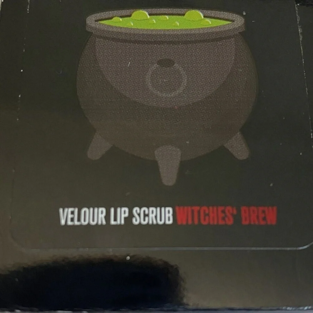 JEFFREE STAR NIB VELOUR LIP SCRUB WITCHES BREW
